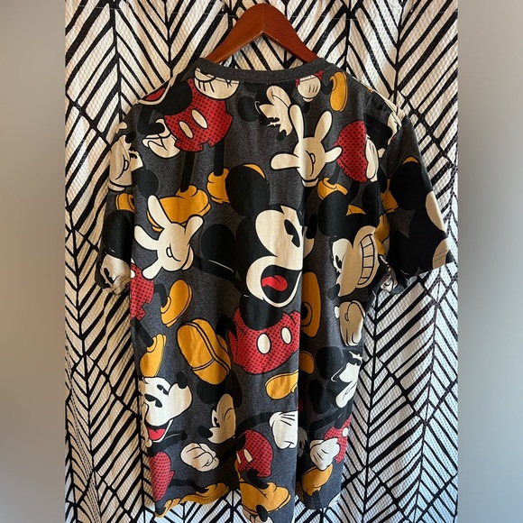 Mickey Mouse - Picture 3 of 3